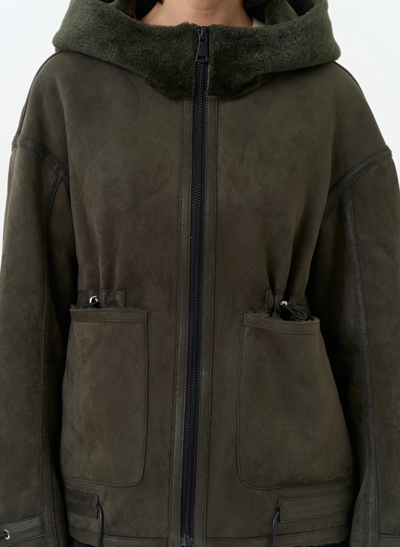 Женская дубленка из эко замши с капюшоном