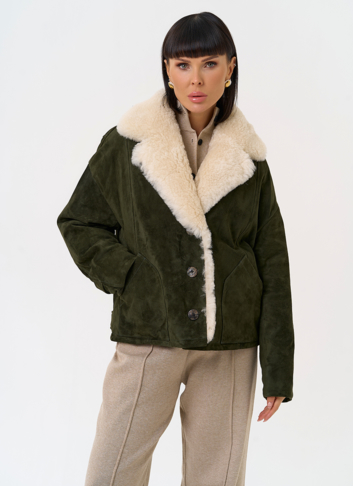 Пуховик из натуральной замши с английским воротником Пуховик из натуральной замши с английским воротником