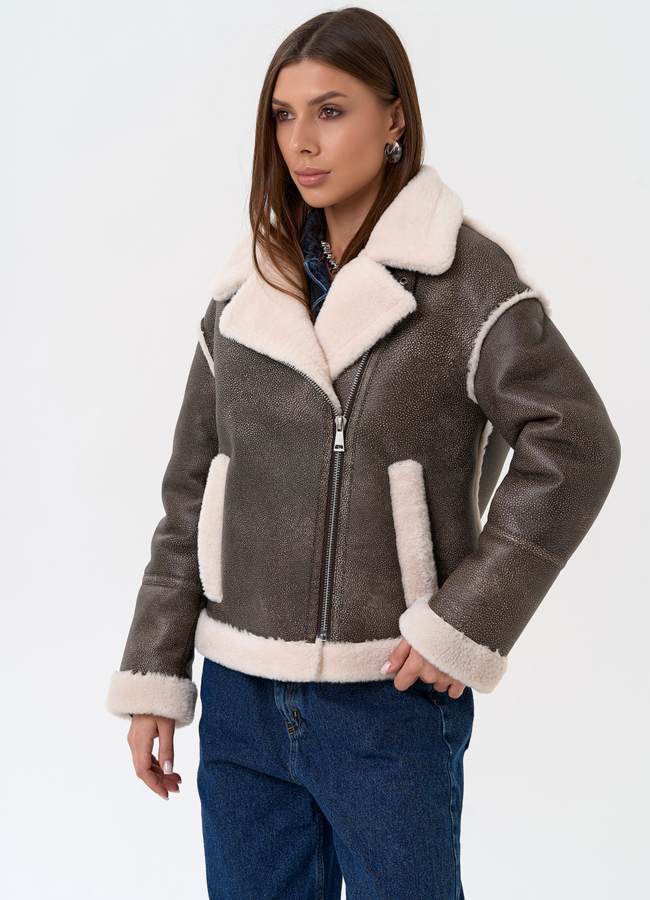 Женская короткая дубленка из эко замши модель № 31316 универмаг малина