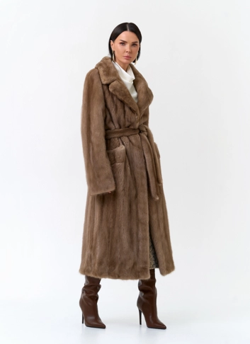 Женская шуба из меха норки с английским воротником фото