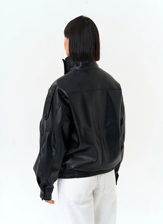 Женская куртка из эко кожи с воротником стойкой