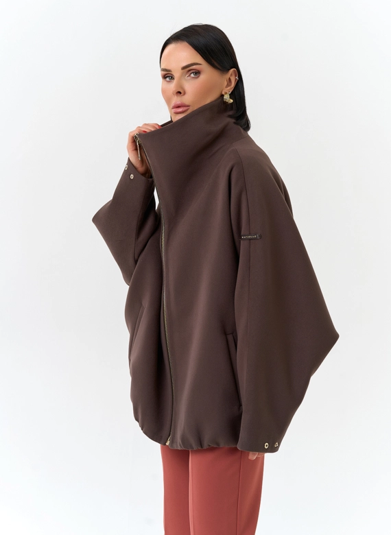 Женское укороченное пальто с высоким воротником