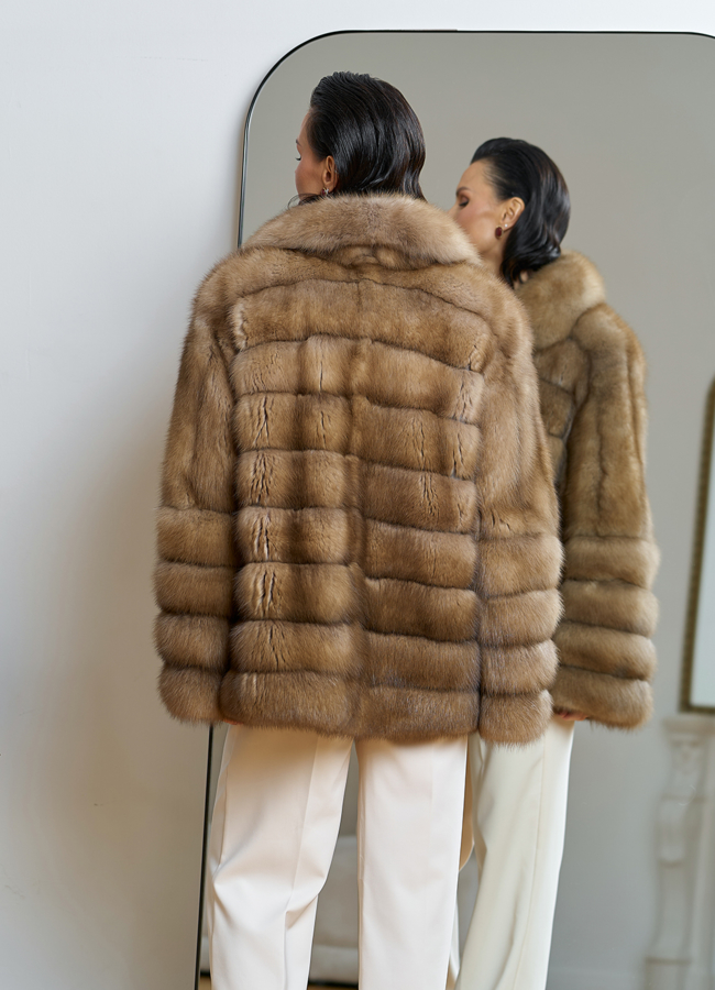 Женская шуба из куницы с английским воротником модель № 31726 в рассрочку