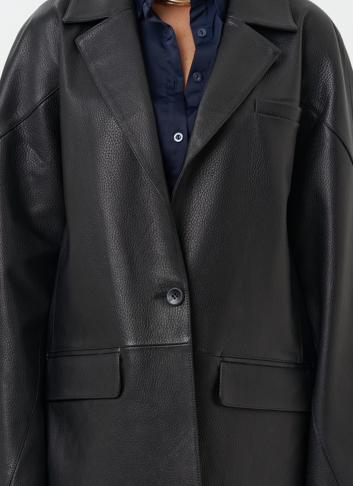 Жакет из натуральной кожи черного цвета